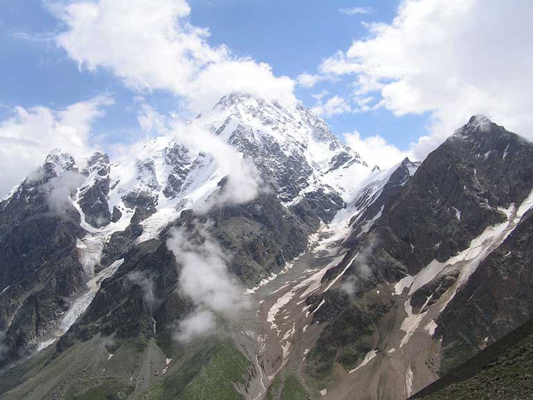 Дих-Тау, вторият най-висок връх в Европа