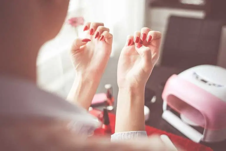 Цепещи се нокти и как да се справим с тях