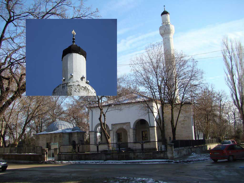 the only mosque in the world without a crescent moon