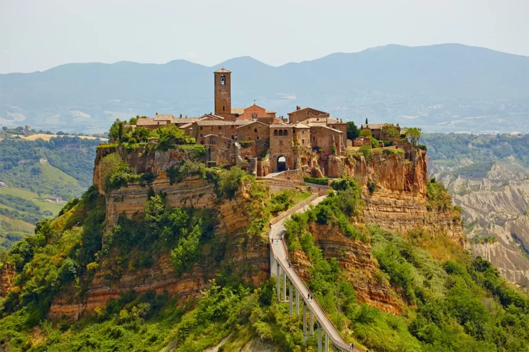 Чивита ди Баньореджо или „умиращият град“ – част от магията на Италия