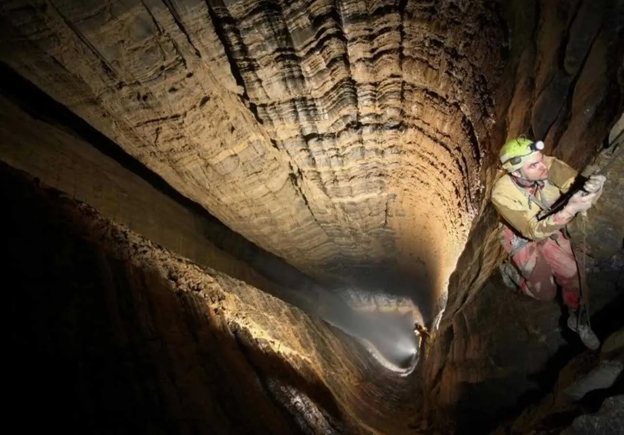 най-дълбоката пещера на земята