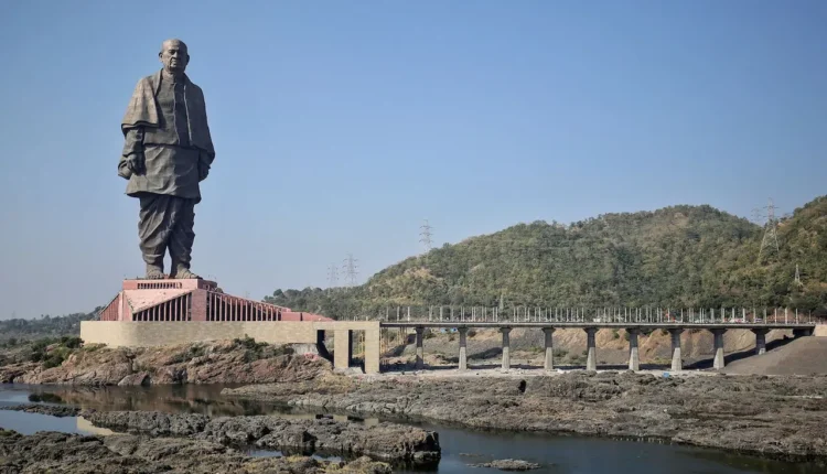 най-високата статуя в света
