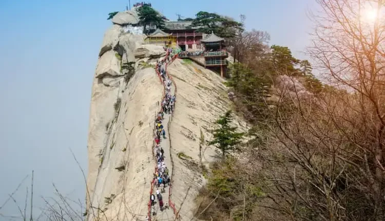 Най-страшната и опасна туристическа пътека в света