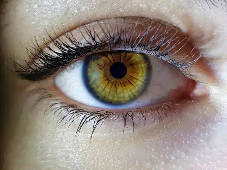 Кой е най-редкият цвят на очите?