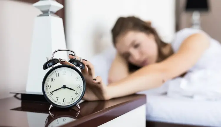 връзката между съня и отслабването